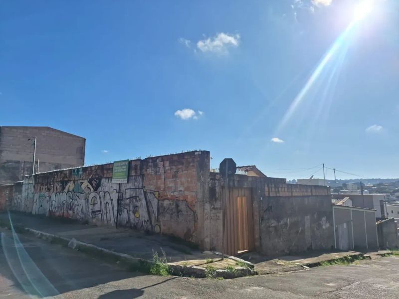 Casa com 2 quartos — Glória, Belo Horizonte