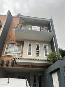 Sobrado com 3 Quartos à venda, 220m² no Guabirotuba, Curitiba