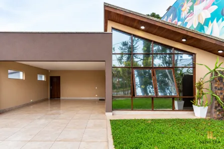 Casa com 4 Quartos à venda, 237m² no São Lourenço, Curitiba