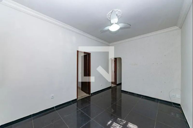 Casa com 3 quartos — Caiçaras, Belo Horizonte