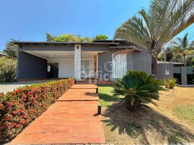 Casa de Condomínio com 4 Quartos à venda, 370m² no Residencial Rose's Garden, Anápolis