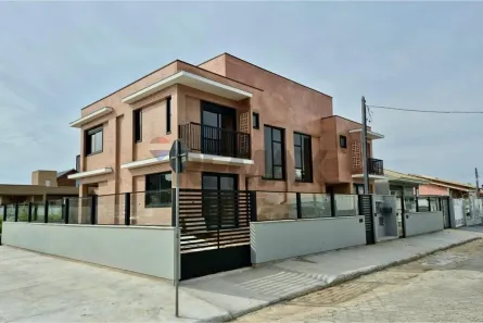 Sobrado com 3 Quartos à venda, 142m² no Carianos, Florianópolis