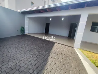 Casa com 3 Quartos para alugar, 170m² no Granada, Uberlândia