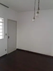 Casa com 2 Quartos para alugar, 100m² no Vila Maria Helena, Uberaba