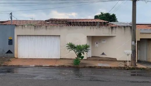 Casa com 3 Quartos à venda, 137m² no Segismundo Pereira, Uberlândia