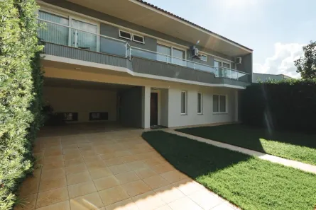 Sobrado com 3 Quartos à venda, 350m² no Zona 04, Maringá