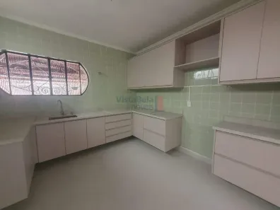 Casa com 3 Quartos para alugar, 171m² no Centro, Taubaté