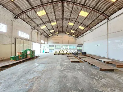 Galpão/Depósito/Armazém para alugar, 687m² no Parada XV de Novembro, São Paulo