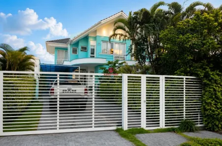 Casa com 3 Quartos à venda, 257m² no Jurerê, Florianópolis
