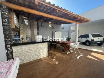 Casa com 3 Quartos à venda, 250m² no Monte Alegre, Montes Claros