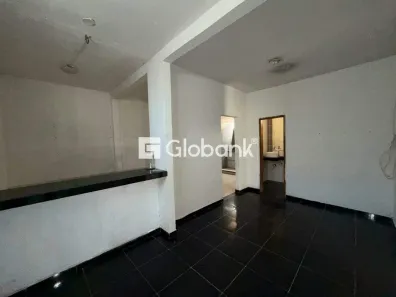 Casa com 3 Quartos para alugar, 149m² no Vila Guilhermina, Montes Claros