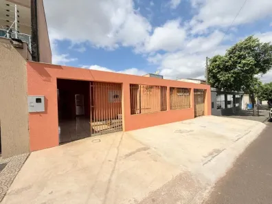 Casa com 2 Quartos à venda, 70m² no Jardim Montecatini, Cambé