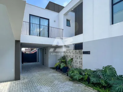 Casa de Condomínio com 3 Quartos para alugar, 138m² no Guabirotuba, Curitiba