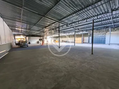 Galpão/Depósito/Armazém para venda ou aluguel, 850m² no Brasil, Uberlândia