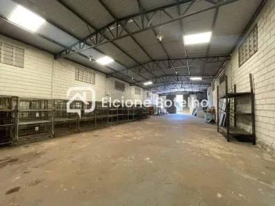 Galpão/Depósito/Armazém à venda, 419m² no Brasil, Uberlândia
