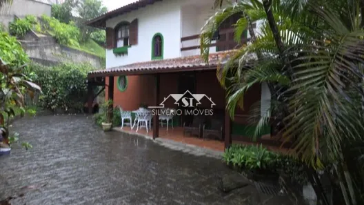 Casa com 3 Quartos à venda, 160m² no Valparaíso, Petrópolis