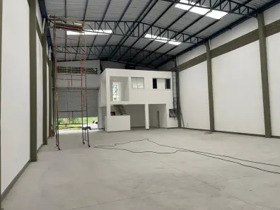 Galpão/Depósito/Armazém para alugar, 378m² no Jardim Limoeiro, Serra