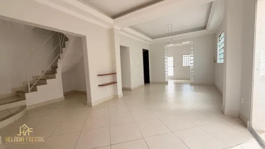 Casa com 2 Quartos para alugar, 180m² no Santa Mônica, Belo Horizonte