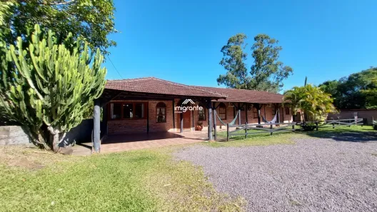 Fazenda/Sítio com 3 Quartos à venda, 303m² no Distrito Industrial, Santa Cruz do Sul