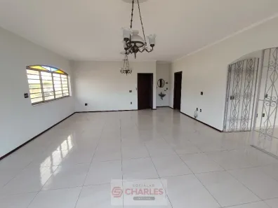 Casa com 3 Quartos para alugar, 314m² no Jardim Santa Helena, Mogi Mirim