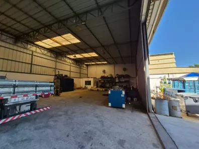 Galpão/Depósito/Armazém para alugar, 750m² no Granja dos Cavaleiros, Macaé
