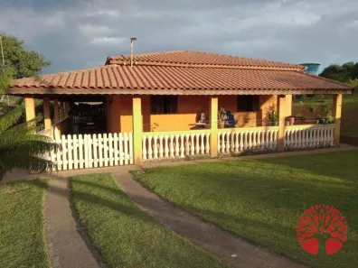 Fazenda/Sítio com 3 Quartos à venda, 220m² no Chácara Ivoturucaia, Campo Limpo Paulista
