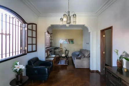 Casa com 3 Quartos à venda, 200m² no Paraíso, Belo Horizonte