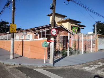 Casa com 2 Quartos à venda, 120m² no Centro, Caraguatatuba