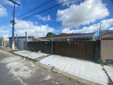 Casa com 3 Quartos para alugar, 150m² no Pitimbu, Natal