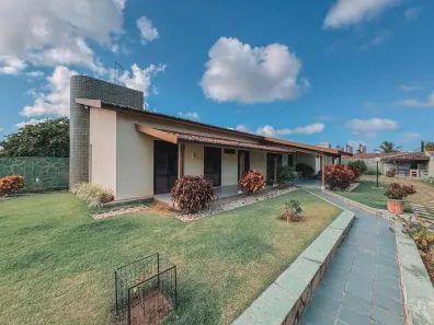 Casa com 3 Quartos à venda, 285m² no Candelária, Natal