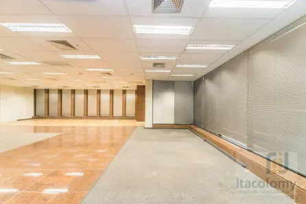 Ponto Comercial para alugar, 1032m² no Cidade Monções, São Paulo