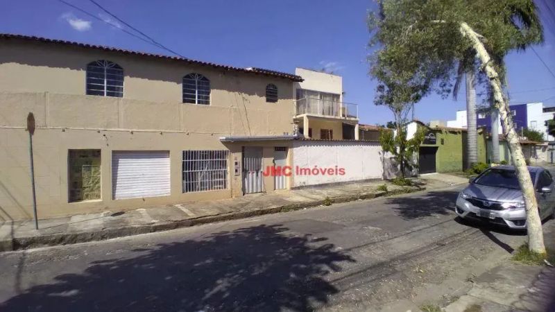 Casa com 3 quartos — Santa Rosa, Belo Horizonte