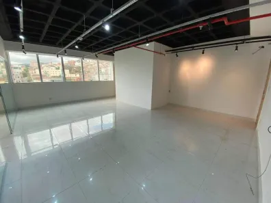Sala Comercial para alugar, 115m² no Santa Efigênia, Belo Horizonte