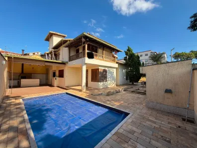Casa com 3 Quartos à venda, 360m² no Copacabana, Belo Horizonte