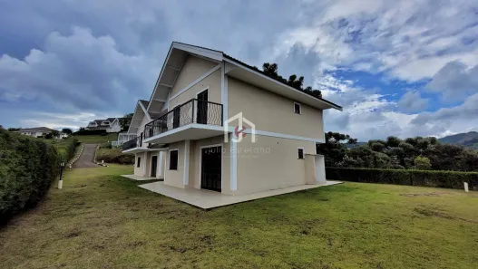 Casa de Condomínio com 3 Quartos à venda, 125m² no , Campos do Jordão