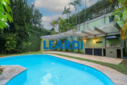 Sobrado com 4 Quartos à venda, 635m² no Jardim Leonor, São Paulo