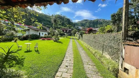 Casa com 3 Quartos à venda, 500m² no Coronel Veiga, Petrópolis