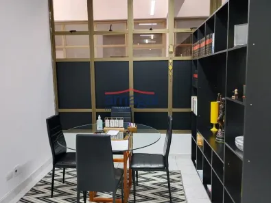 Sala Comercial à venda, 32m² no Centro, Jacareí