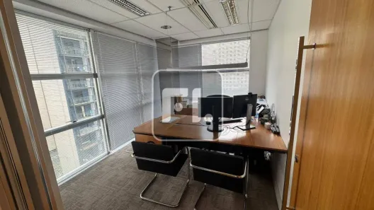 Sala Comercial à venda, 200m² no Vila Olímpia, São Paulo