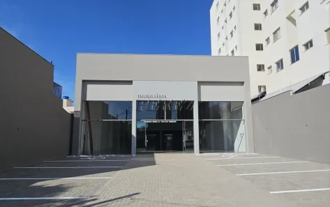 Galpão/Depósito/Armazém para alugar, 700m² no Vila Ipiranga, Londrina
