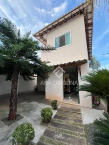Casa com 3 Quartos à venda, 175m² no Planalto, Montes Claros