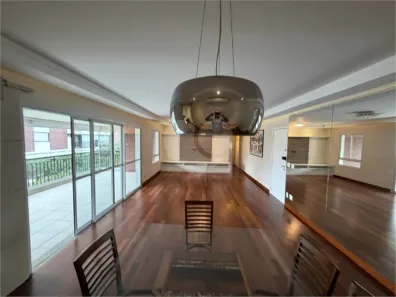 Apartamento com 3 Quartos para alugar, 170m² no Água Branca, São Paulo