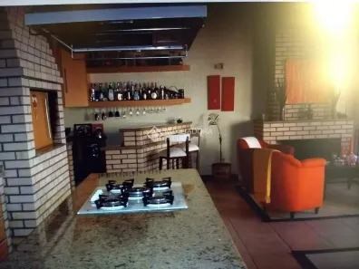 Casa com 2 Quartos para alugar, 240m² no Vila Veranópolis, Cachoeirinha