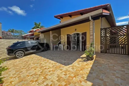 Casa com 3 Quartos à venda, 130m² no Jardim Tres Marias, Peruíbe