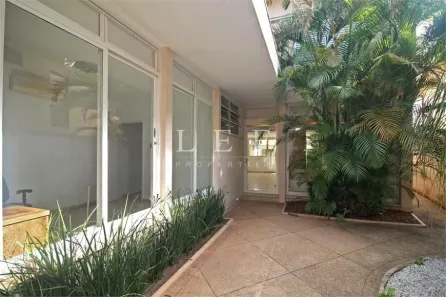 Casa com 3 Quartos à venda, 300m² no Pacaembu, São Paulo