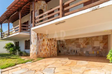 Casa com 5 Quartos para alugar, 384m² no Santa Lúcia, Belo Horizonte