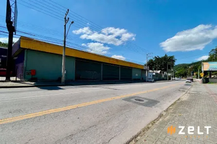 Galpão/Depósito/Armazém para alugar, 1800m² no Vorstadt, Blumenau