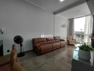 Casa com 4 Quartos à venda, 250m² no Jardim Canaã, Uberlândia