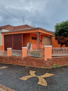 Casa com 3 Quartos para alugar, 218m² no Centro, Gália