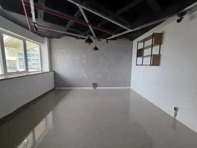 Sala Comercial para alugar, 28m² no Barra Olímpica, Rio de Janeiro